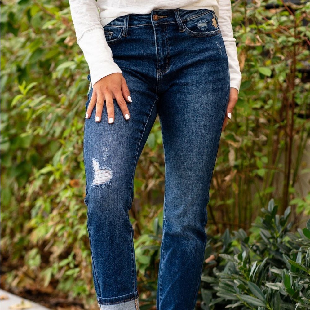 Floral Embroidered Judy Blue High-Rise Boyfriend Jeans